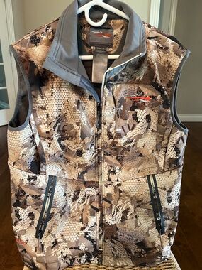 Sitka Men's Brown Camo Softshell Vest